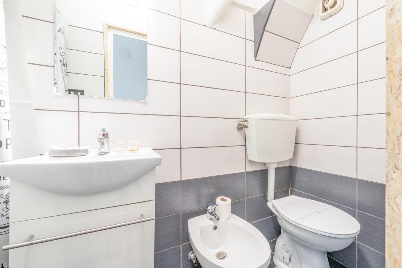 Stazione Centrale & Universita Lovely Apartment Бари Екстериор снимка