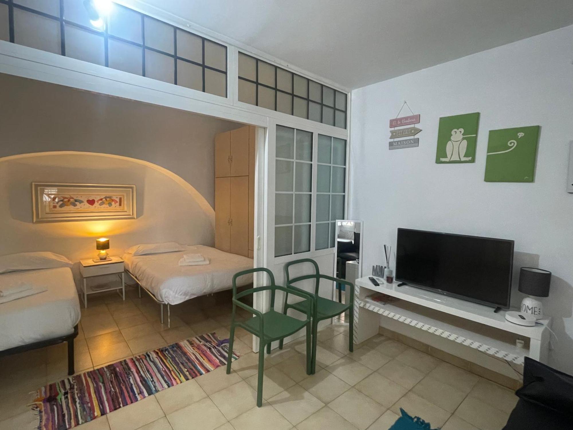 Stazione Centrale & Universita Lovely Apartment Бари Екстериор снимка